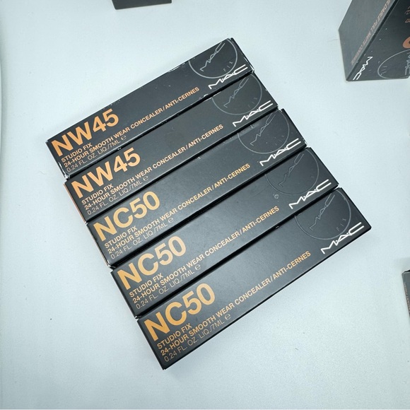 NW45 Mac Studio Fix 24 Hour Smooth Wear Concealer Brand New in Box Authentic - Picture 10 of 11